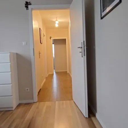 Apartment 3 *